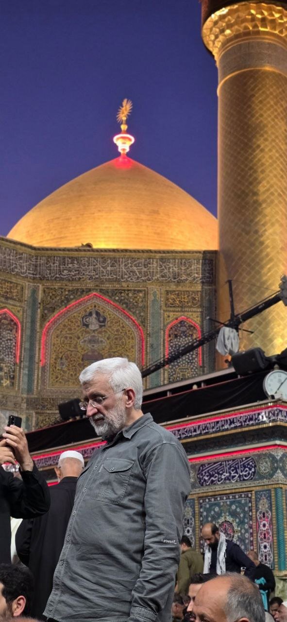 تصاویری از سعید جلیلی در حرم حضرت علی(ع)/ سلفی با رئیس دولت سایه