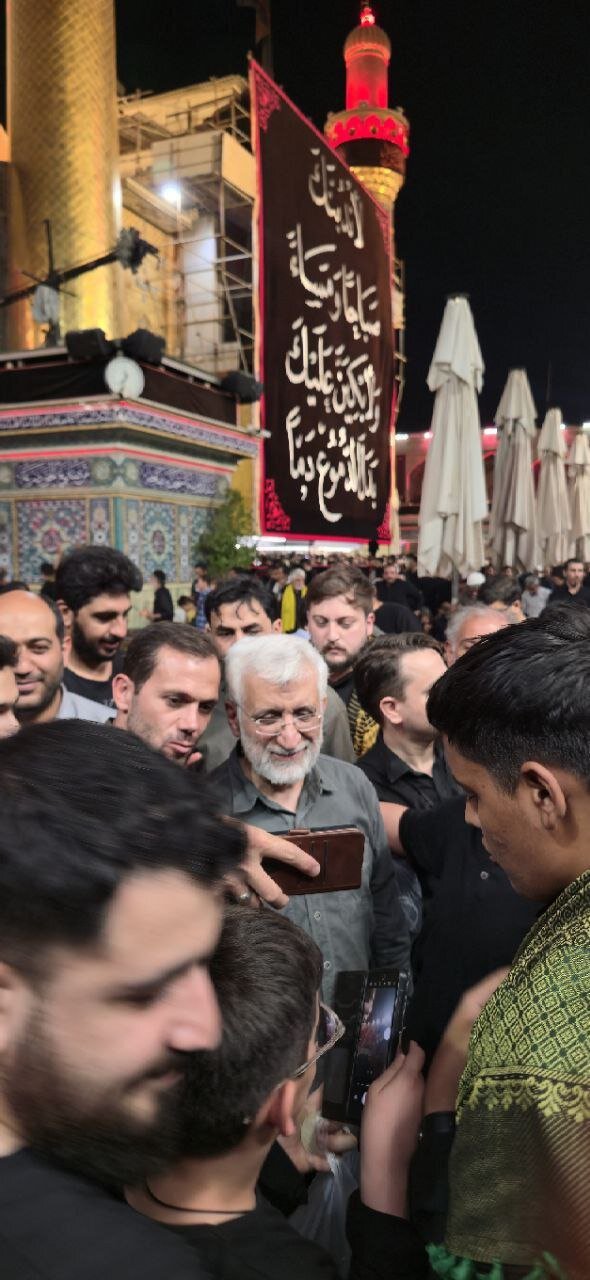 تصاویری از سعید جلیلی در حرم حضرت علی(ع)/ سلفی با رئیس دولت سایه