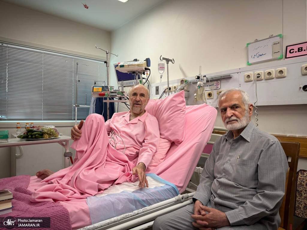 عیادت کمال خرازی از سیدمحمد خاتمی/ دیدار وزیر دولت اصلاحات با رییس دولت اصلاحات + عکس