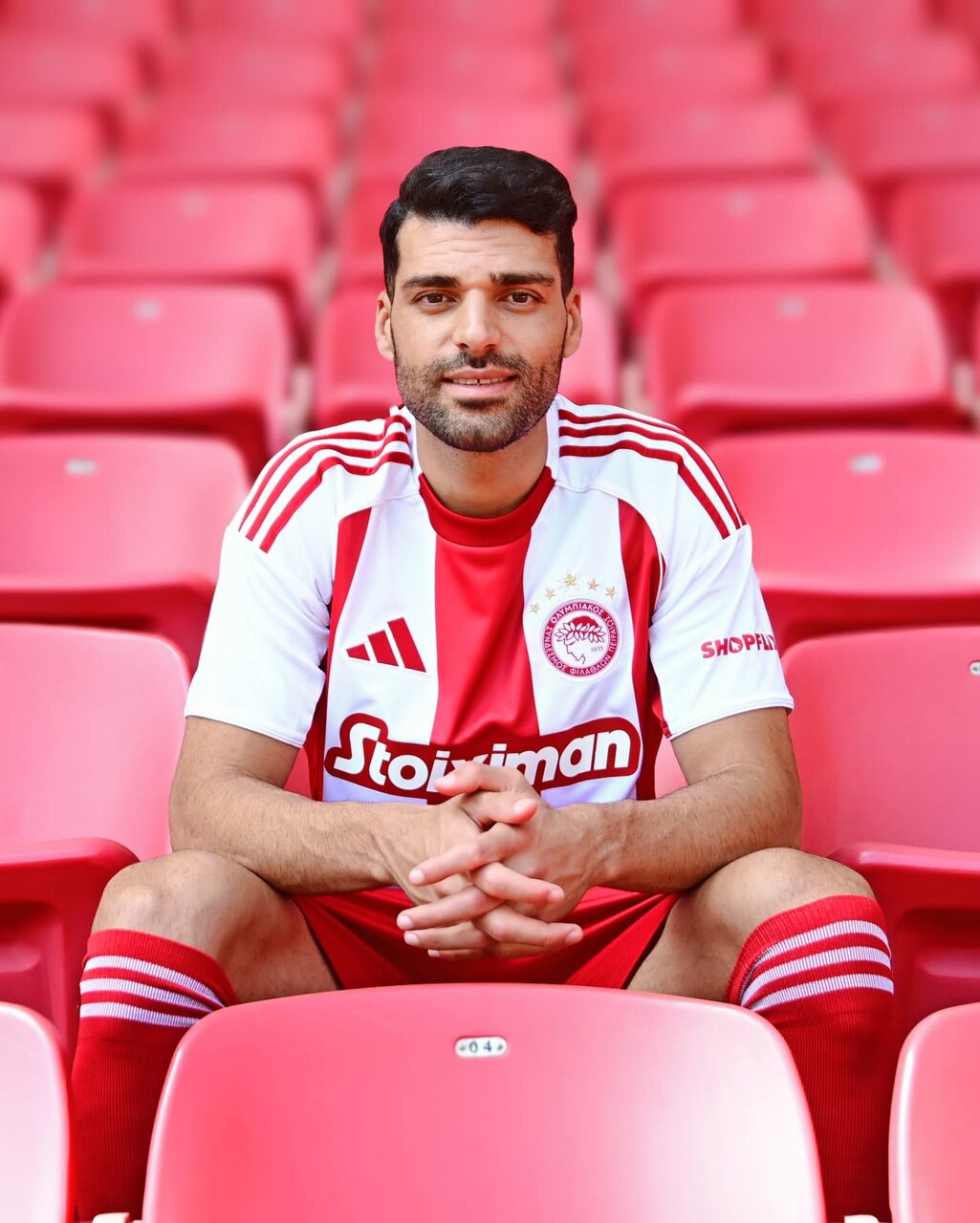 عکس | نخستین تصاویر مهدی طارمی با لباس قهرمان یونان