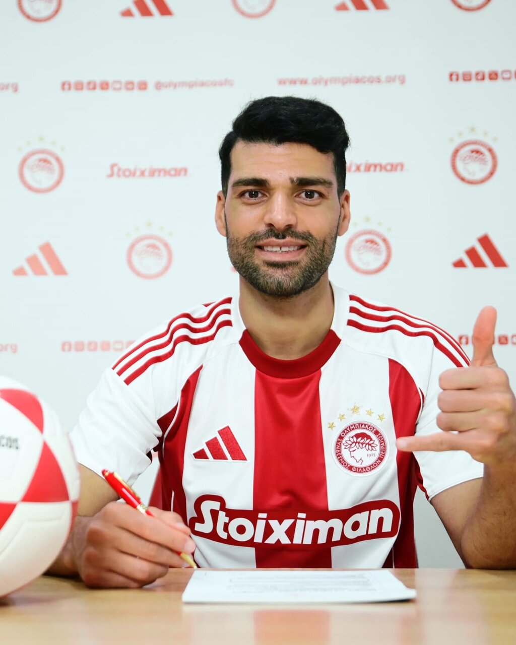 عکس | نخستین تصاویر مهدی طارمی با لباس قهرمان یونان