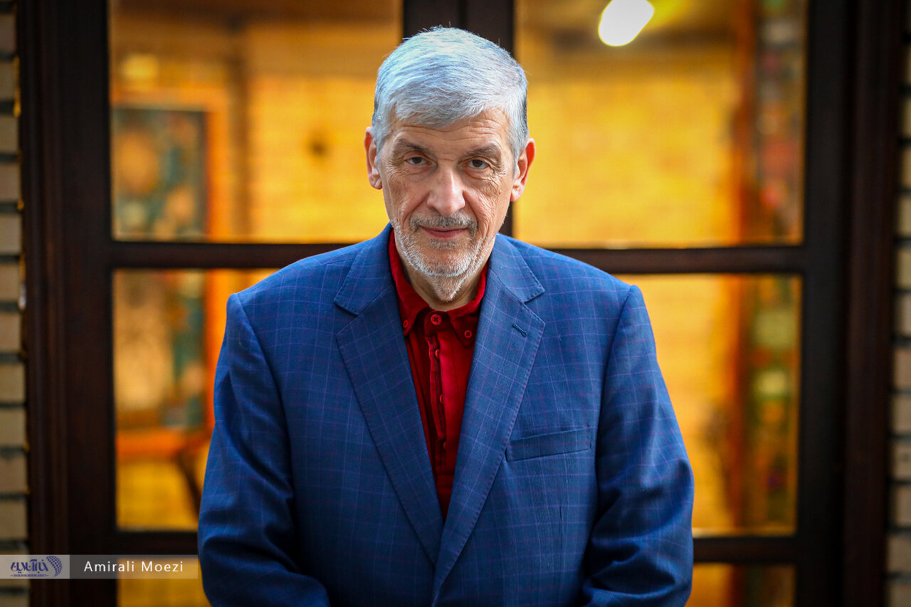 چهره نزدیک به علی لاریجانی: انجمن حجتیه و جبهه پایداری از مخالفان جدی لاریجانی هستند/بین پزشکیان و لاریجانی هم اختلاف فکری وجود دارد اما...