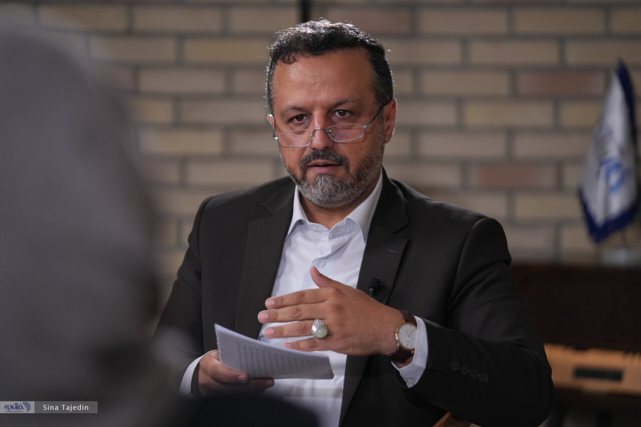 وقتی وزیرشدم ۵ بانک زیانده داشتیم بعد از چندماه سودده شدند/ باید با چینیها به زبان ژئوپلتیک حرف بزنیم