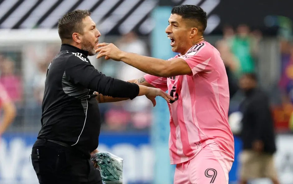 مسی یارانش هم فینال را باختند هم اخلاق را!