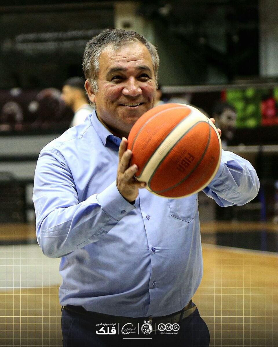 عکس| مدیرعامل استقلال مایکل جردن شد