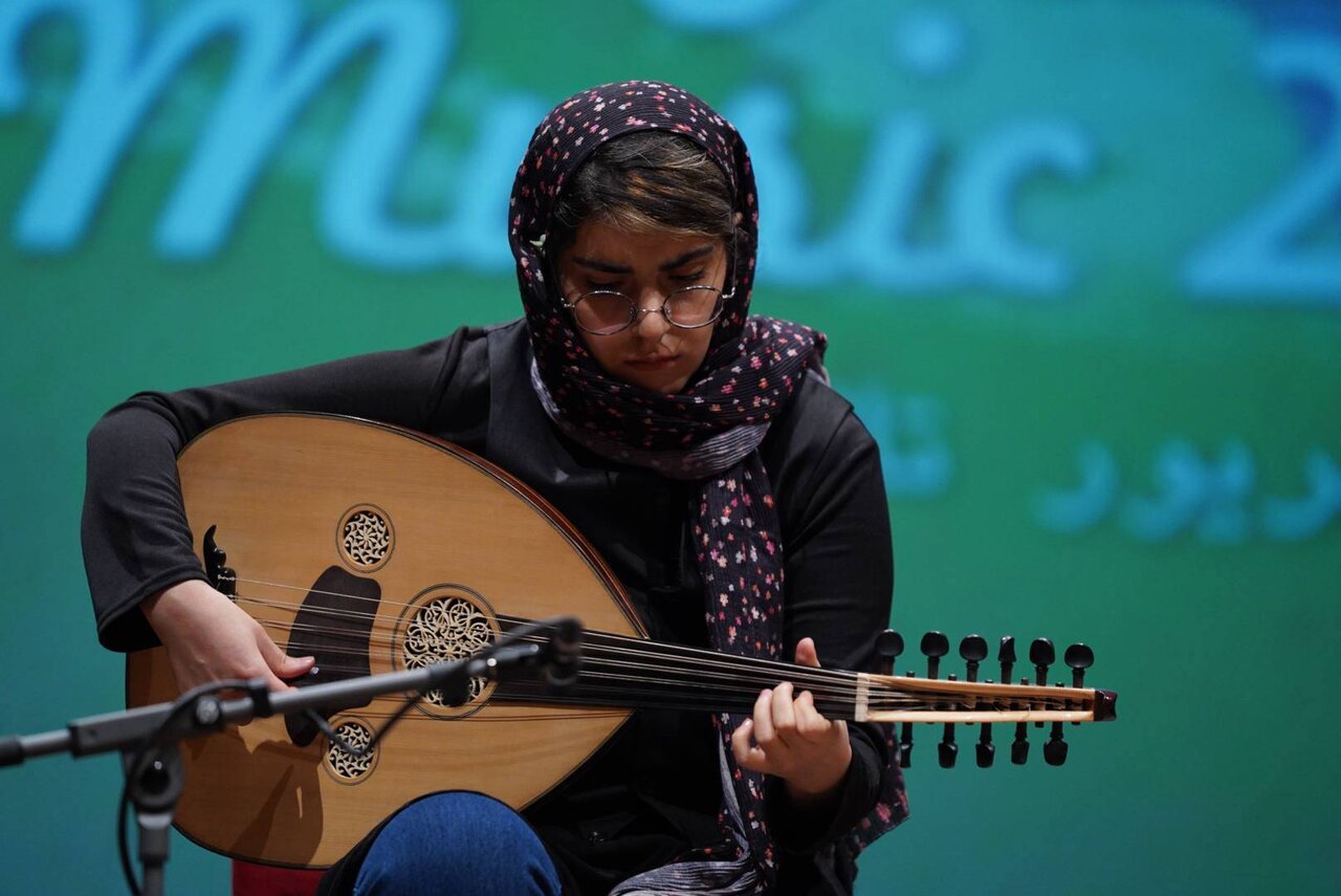 مادرها و پدرهایی تا آخرین لحظه از جوانان خود حمایت می‌کنند