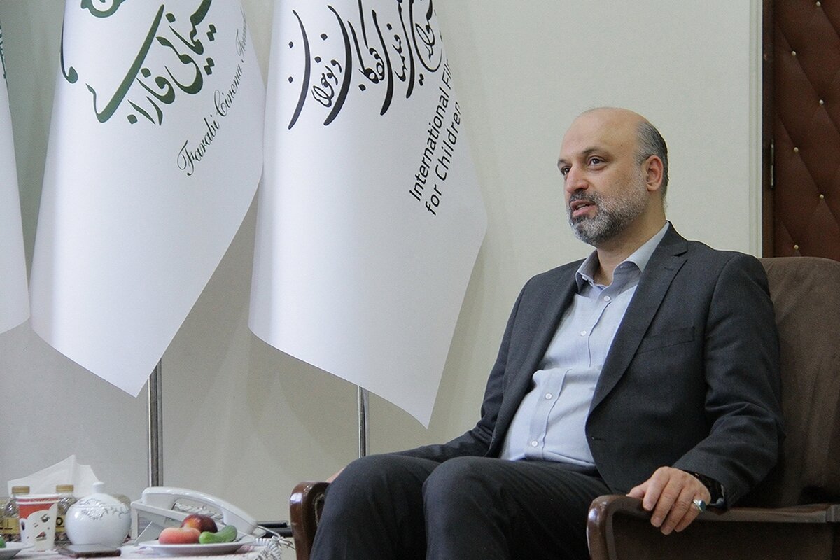 دلیل شکاف نسلی این است که با ذهن آنالوگ برای نسل دیجیتال محتوا تولید ‌می‌کنیم