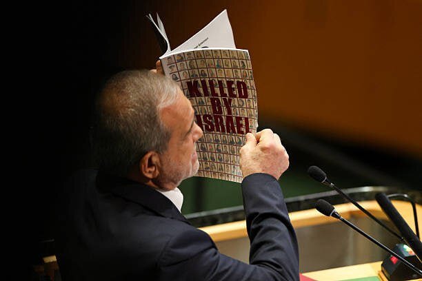 تصاویری که پزشکیان در سازمان ملل به رهبران کشورهای جهان نشان داد + عکس