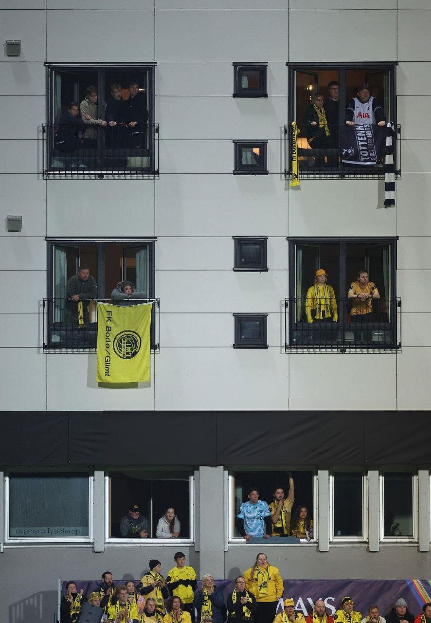 عکس| تماشای رایگان لیگ قهرمانان اروپا به همین راحتی!