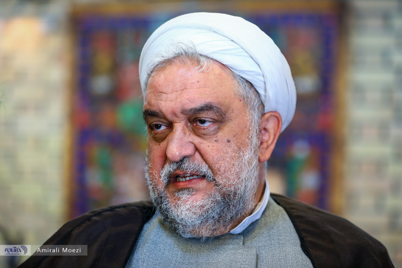 خشم کیهان از جمله پزشکیان درباره گرسنگی مردم/ جعفرزاده: پزشکیان با مردم صادق است/ امیری‌فر: وضع زندگی آقای شریعتمداری خوب است و از سفره مردم بی‌خبرند!