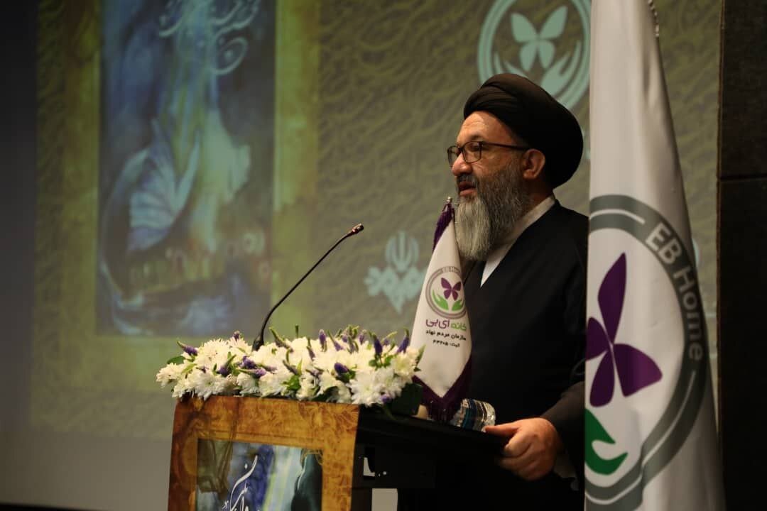 نخستین جشنواره شعر «پروانگی» برگزیدگان خود را شناخت