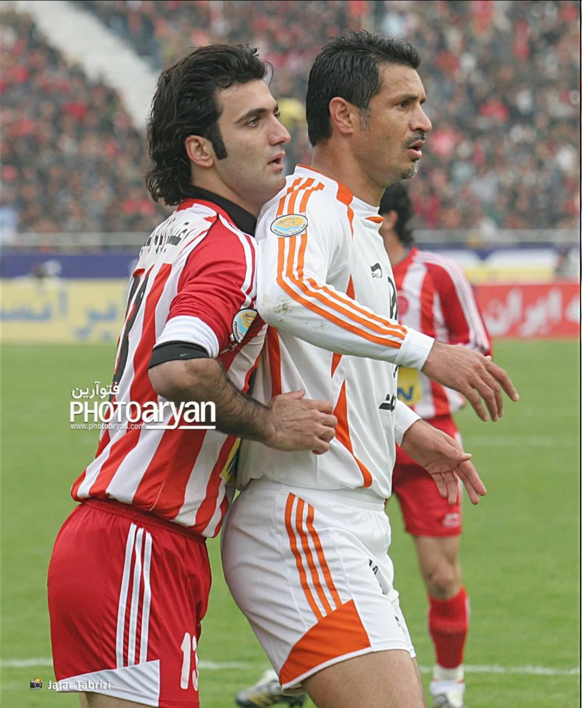 عکس| جنجالیترین صحنه فوتبال ایران/ ضربه علی دایی به صورت شیث رضایی!