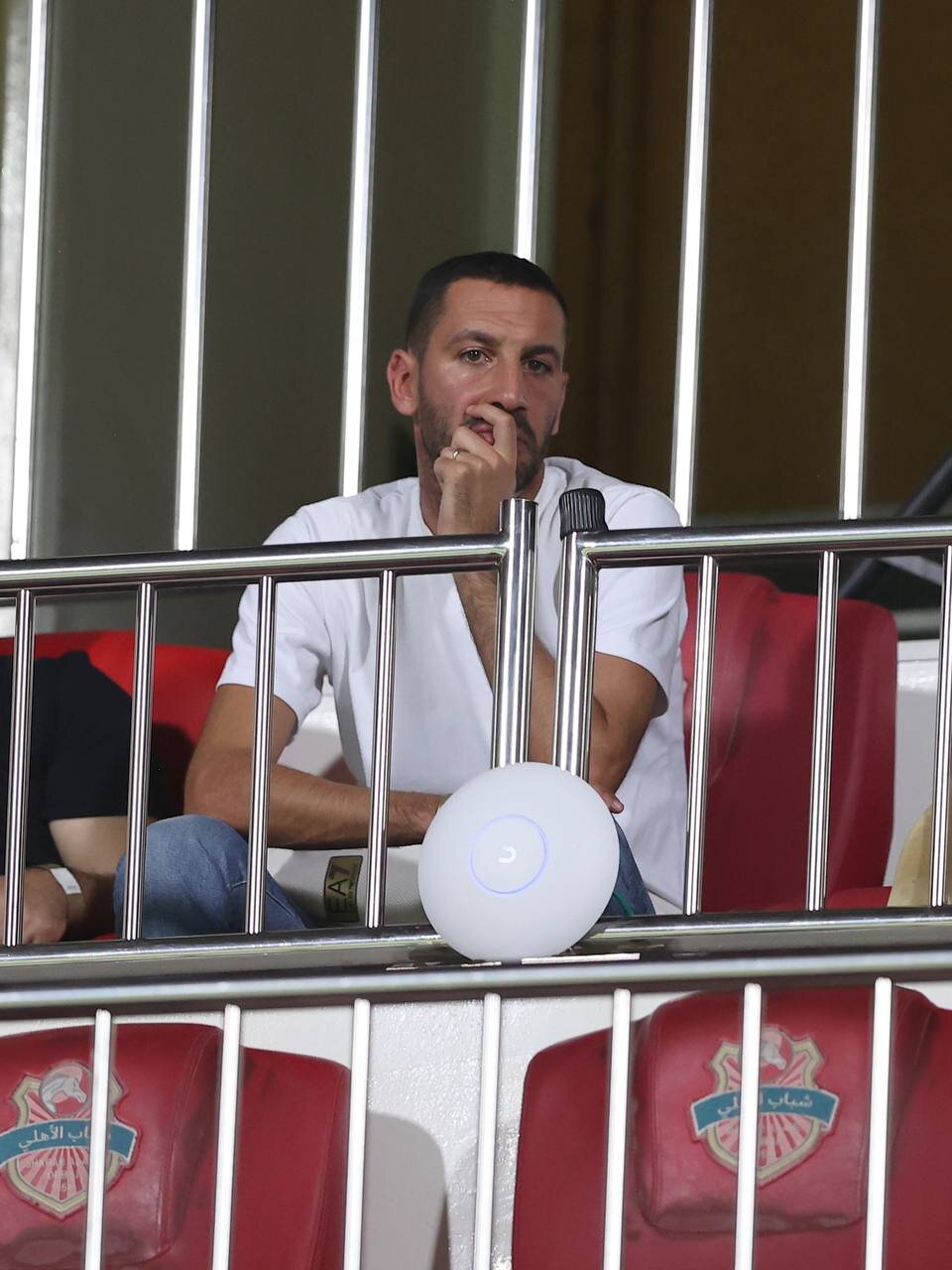 عکس| دستیار سابق مورینیو نظارهگر بازی ایران و تانزانیا