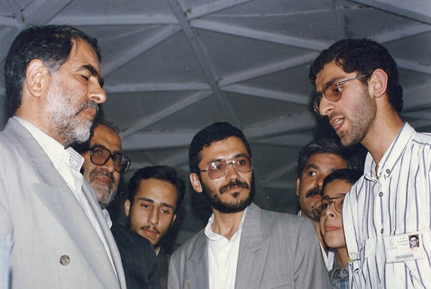 ناگفته‌های نفر دوم وزارت ارشاد/ از شب‌های شعر گوته تا اختلاف با وزیر آموزش و پرورش و همکاری با موشکی سپاه/ ماجرای دیدار رهبری با مدیران مطبوعات