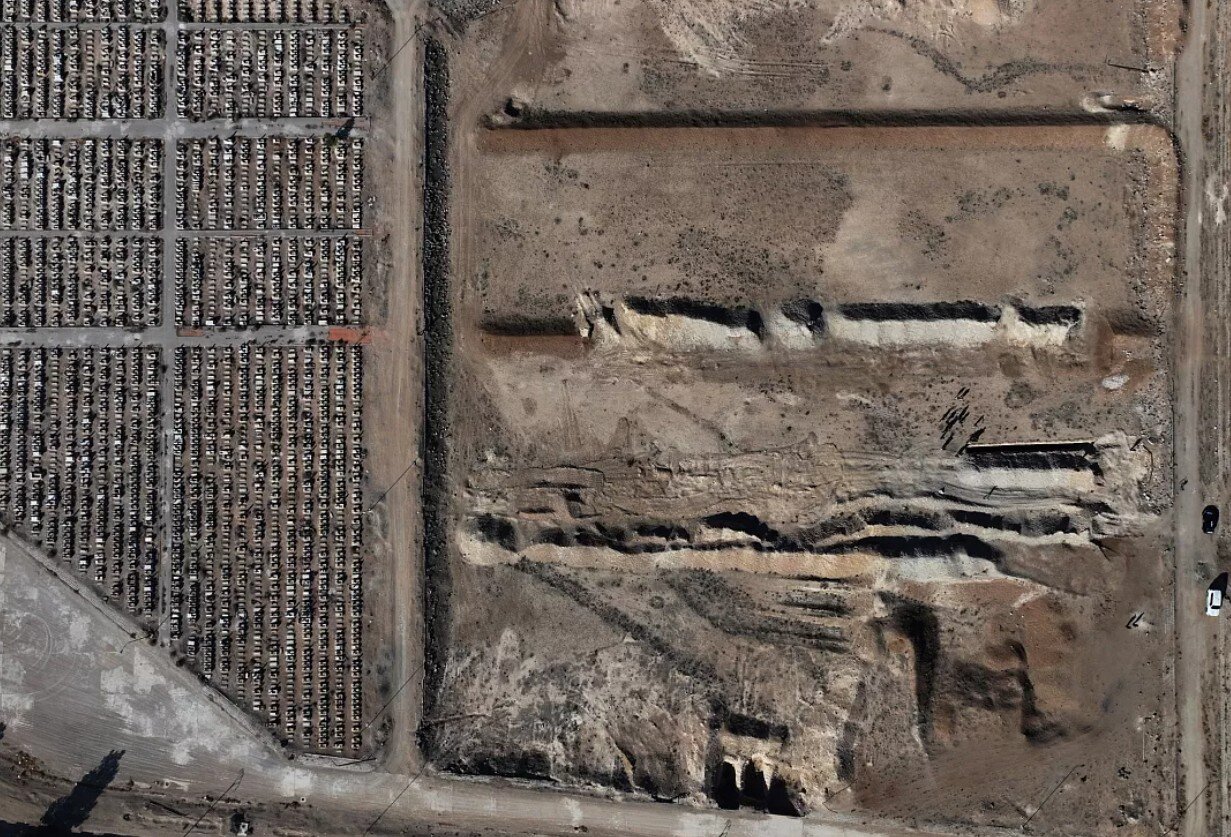 گزارش تحقیقی رویترز: دولت اسد هزاران جسد در یک گور دسته‌جمعی در سوریه را مخفیانه جابجا کرده است / حاملین اجساد: اگر حرف می‌زدیم خودمان هم در گور بودیم