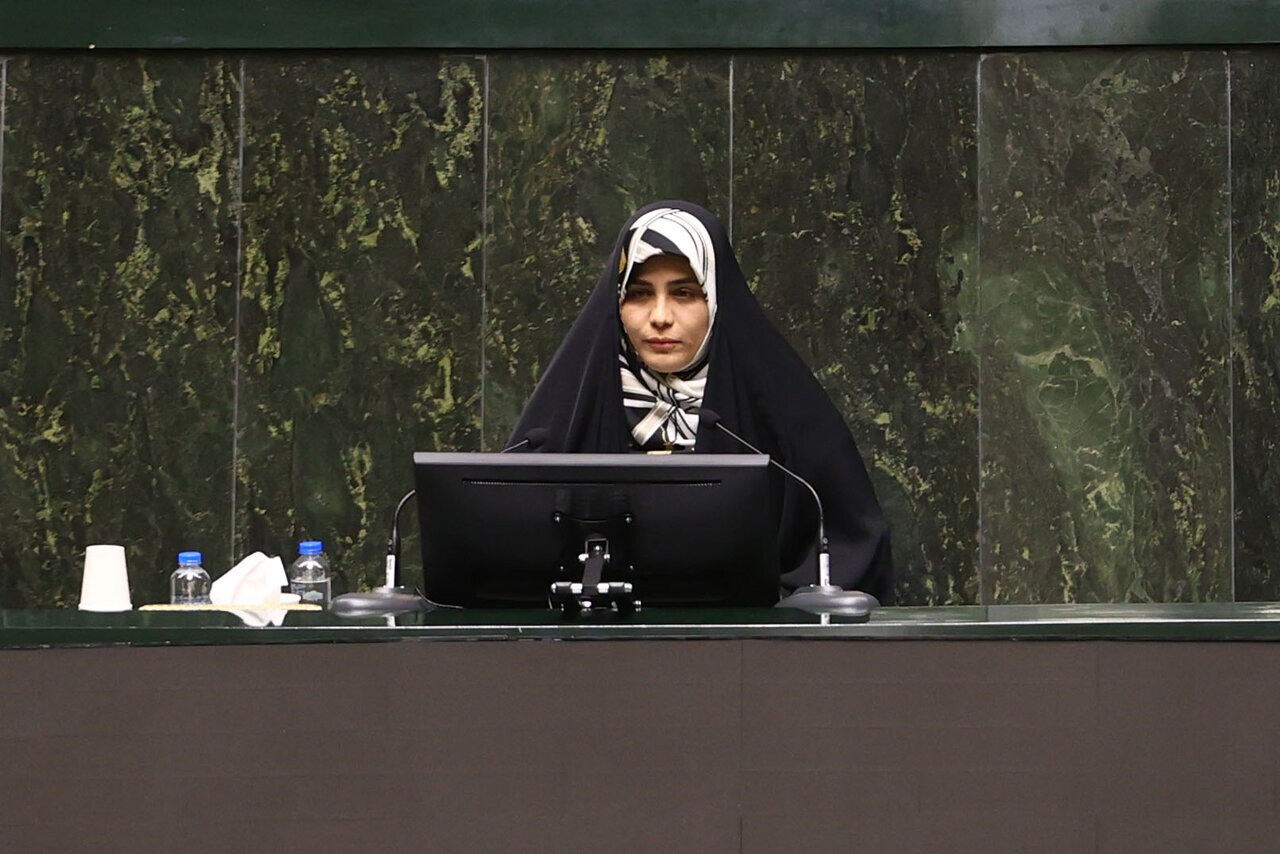 اولین تصاویر از فاطمه جراره و عباس قدرتی بعد از ازدواج در مجلس/ مهر تائید نیکزاد بر ازدواج دو نماینده/ آقای قدرتی! خانم ناطق خسته نباشند