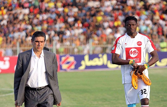 فرار هلکوپتر از علی دایی!