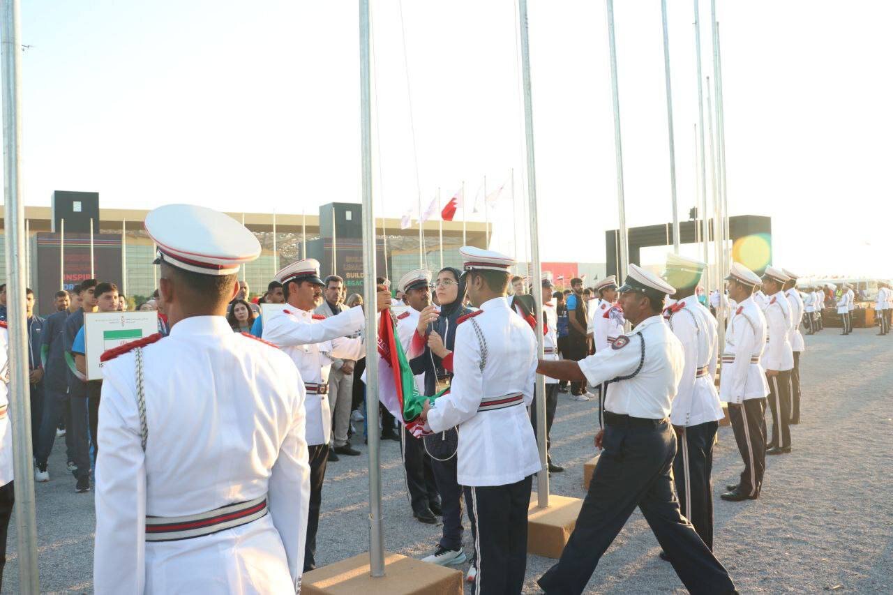 عکس| اهتزاز پرچم ایران در بحرین