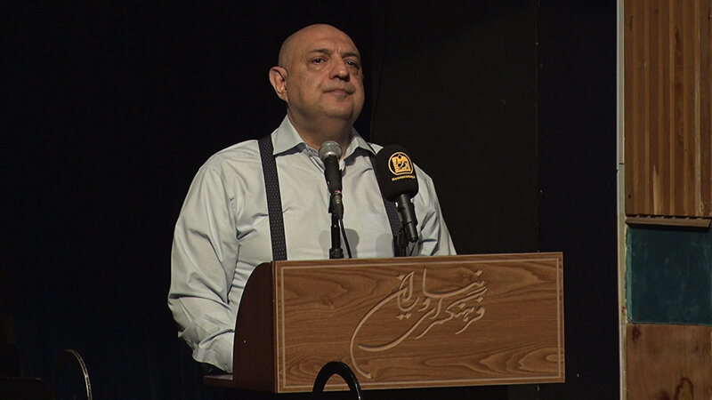 احمد پژمان قدی بلندتر از مرگ داشت/ فراق پژمان جبران‌ناپذیر است، اما دوام او تا یاد ایران زنده است