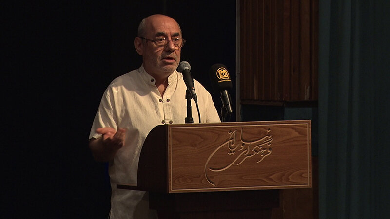 احمد پژمان قدی بلندتر از مرگ داشت/ فراق پژمان جبران‌ناپذیر است، اما دوام او تا یاد ایران زنده است