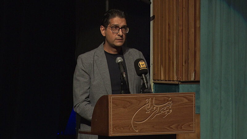 احمد پژمان قدی بلندتر از مرگ داشت/ فراق پژمان جبران‌ناپذیر است، اما دوام او تا یاد ایران زنده است