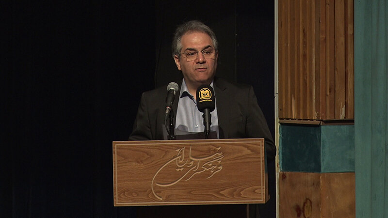 احمد پژمان قدی بلندتر از مرگ داشت/ فراق پژمان جبران‌ناپذیر است، اما دوام او تا یاد ایران زنده است