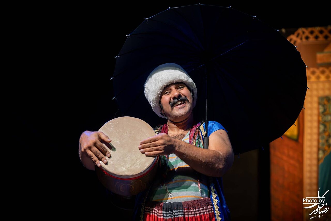 تلاش یک مطرب لال برای گذران زندگی