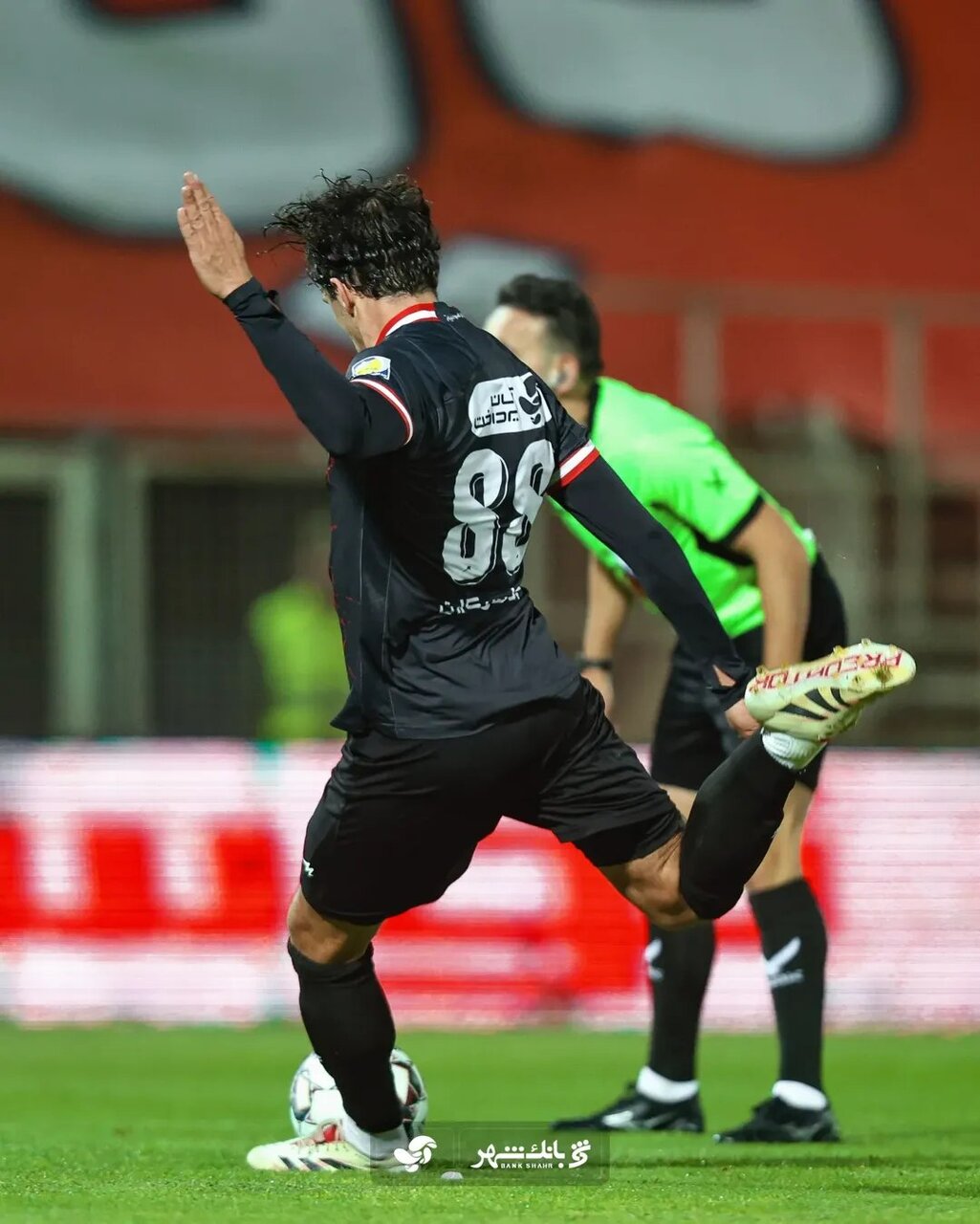 تصاویر| فریم‌به‌فریم با سوپرگل دیدنی مارکو باکیچ به تراکتور