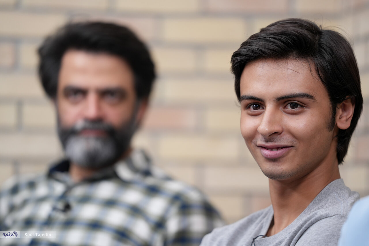 این که باید از «شهید» هم دفاع کرد، نشان از شکاف عظیم اجتماعی است/ قراری بر تغییر پایان فیلم نبود/ معرفی چهار بازیگر به سینمای نوجوان با «بچه مردم»