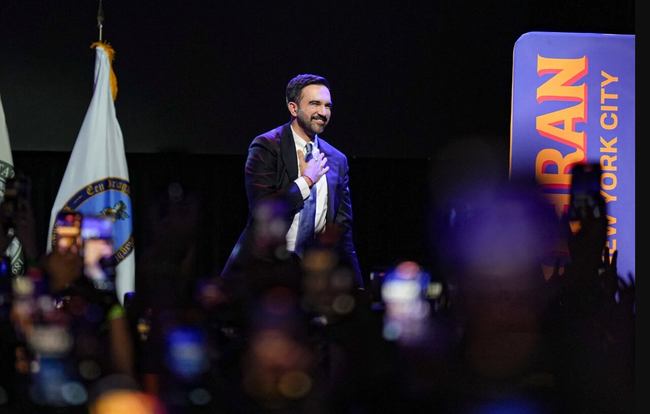 ممدانی در قلب کاپیتالیسم پیروز می‌شود؛ اما در کشور ما خواسته مردم اجرا نمی‌شود که نمی‌شود که نمی‌شود.../ او بیلی قصاب را سرنگون کرد!