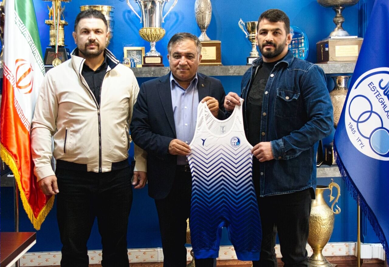 عکس| حسن یزدانی دیگر قرمز نمی‌پوشد!