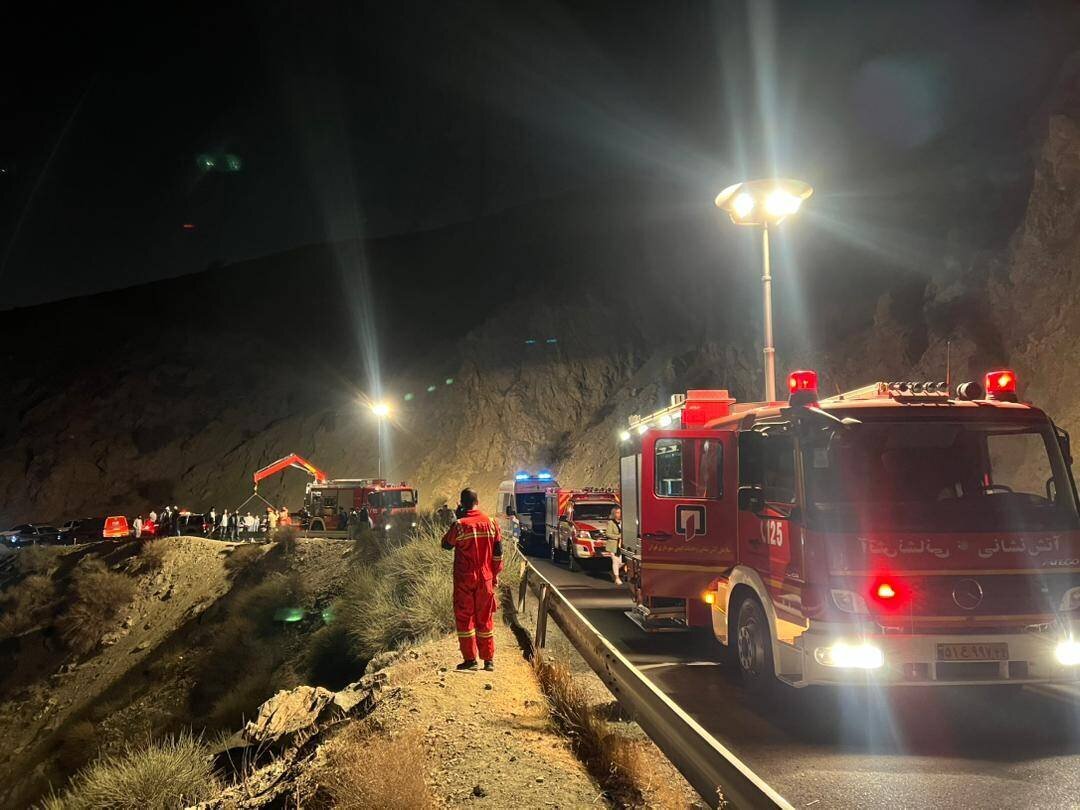 نجات معجزهآسای جوان ۱۸ ساله بعد از سقوط ۱۸۰ متری/ عکس