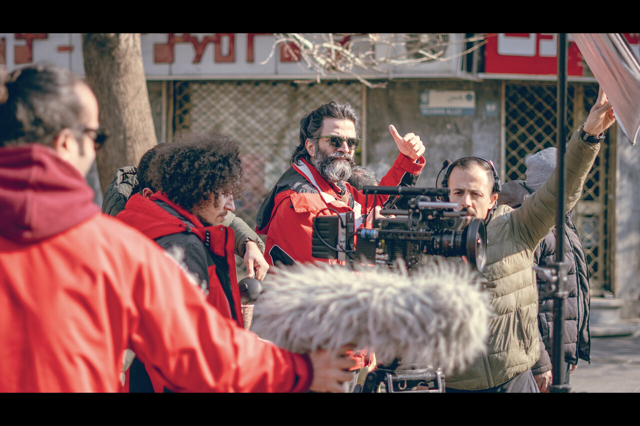 این که باید از «شهید» هم دفاع کرد، نشان از شکاف عظیم اجتماعی است/ قراری بر تغییر پایان فیلم نبود/ معرفی چهار بازیگر به سینمای نوجوان با «بچه مردم»