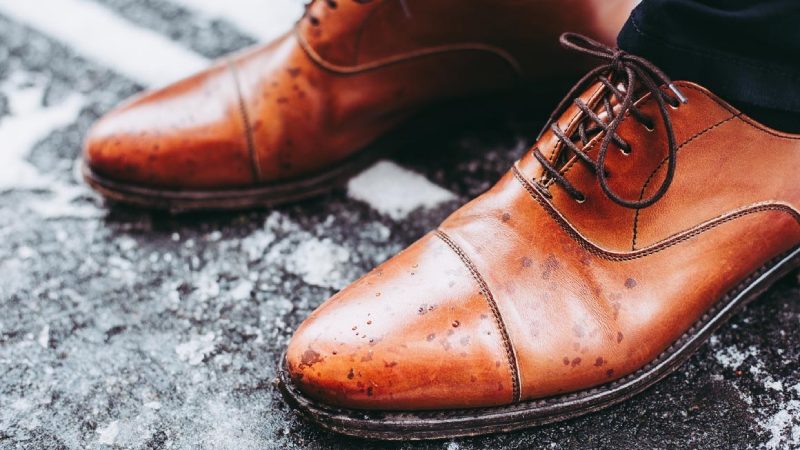 زمان مناسب خرید کفش چرم با قیمت بهتر