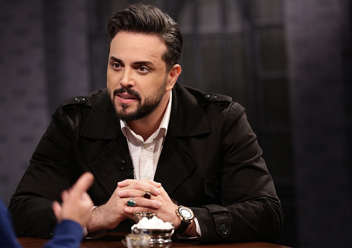 مجریان تلویزیون در پناه وایرال شدن/ وقتی دیده‌شدن جای مهارت را می‌گیرد/ بحران مجری‌گری در «رسانه ملی»