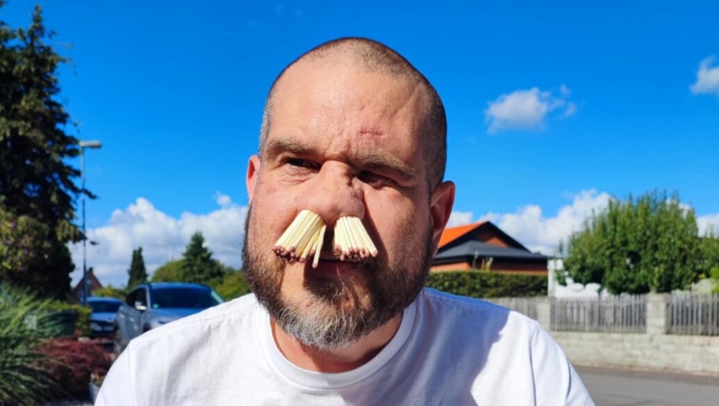 عجیب ترین رکوردهای گینس ۲۰۲۵؛ از نگه داشتن چوب کبریت در بینی تا خوک اسکیت‌باز