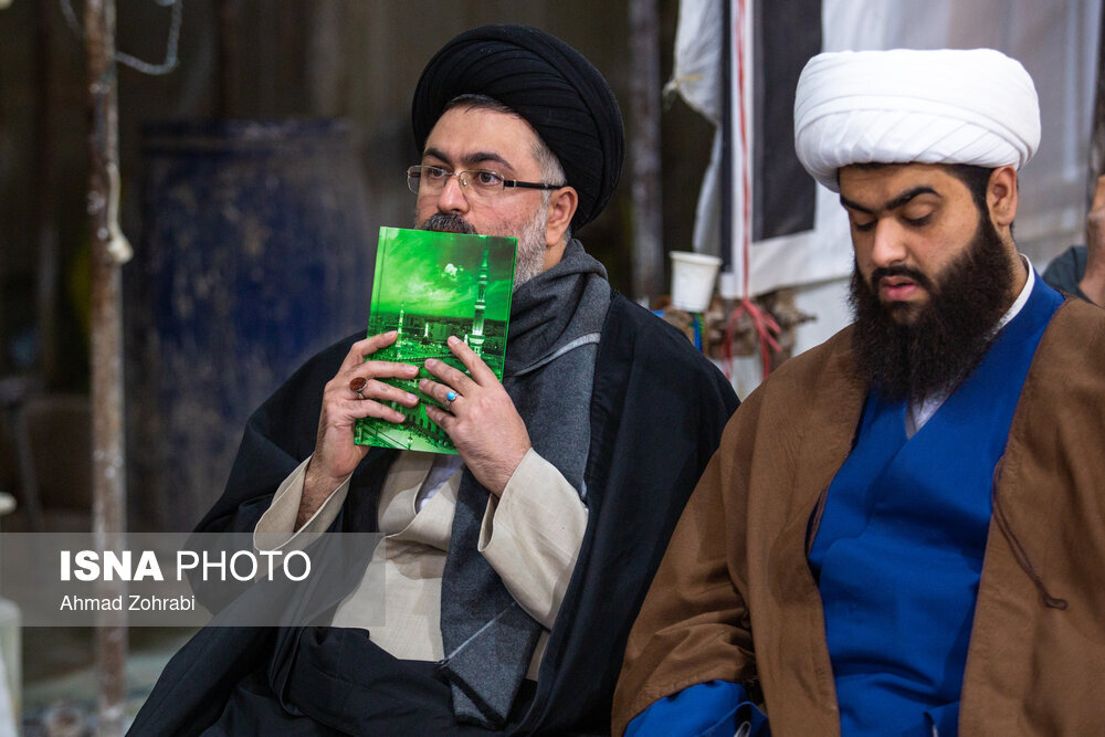 حضور سید علی و سید یاسر خمینی در یک مراسم تشییع/ آیت الله بوشهری هم بود + تصاویر