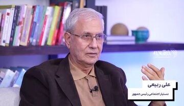 ببینید | اعتراض خشن، راه مداخله بیگانگان را هموار میکند، مسیر اصلاح را هم میبندد ببینید | اعتراض خشن، راه مداخله بیگانگان را هموار میکند، مسیر اصلاح را هم میبندد