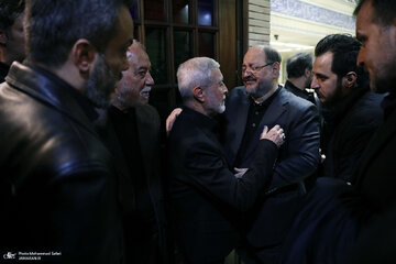 هنرپیشه معروف در مراسم ختم مادر وزیر روحانی + عکس