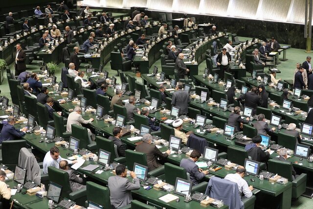 نماینده سبزوار: توقیف اموال سلبریتی‌ها کاملا قانونی است/ دست قاضی برای اعلام‌نظر باز است