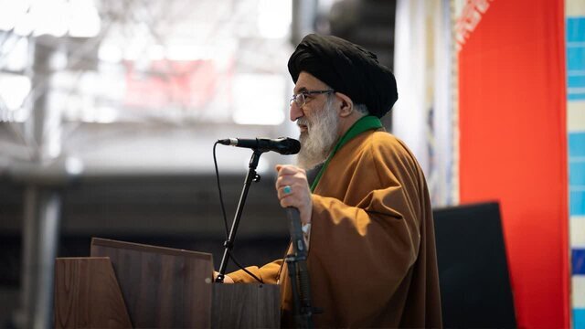 هشدار امام جمعه کرج به ترامپ: تعرض به ایران پشیمان‌کننده خواهد بود