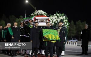 آوازخوانی حسام‌الدین سراج در مراسم تشییع پیکر محمود فرشچیان + ویدئو