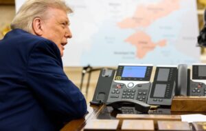 تیر ترامپ به سنگ خورد/ رشد اقتصادی آمریکا نصف شد! تیر ترامپ به سنگ خورد/ رشد اقتصادی آمریکا نصف شد!