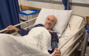 راز و نیاز سیدمحمد خاتمی روی تخت بیمارستان