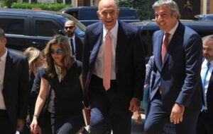 واکنش سفارت ایران در لبنان به تفاوت رفتار لاریجانی و باراک با خبرنگاران واکنش سفارت ایران در لبنان به تفاوت رفتار لاریجانی و باراک با خبرنگاران