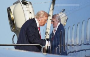 واکنش سیاستمداران آمریکا:آلاسکا،دستاوردی برای ترامپ نداشت/بولتون:پوتین برنده آشکار این نشست بود/نماینده کنگره:رئیس‌جمهور ما چاپلوس کرملین است