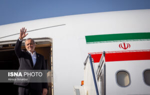 پزشکیان دوباره استخاره کرد؟/ عکس خاص رییس جمهور در مراسم بدرقه به چین