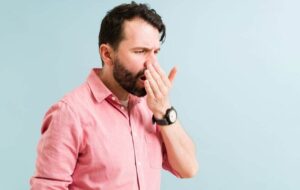 چگونه بوی بد دهان را درمان کنیم؟