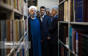 تصاویری از اهدای ۲۵ هزار نسخه کتاب به کتاب‌خانه ملی توسط حسن روحانی