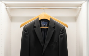 چهار خطای رایج در نگهداری لباس فرم که باعث فرسودگی زودهنگام می‌شود